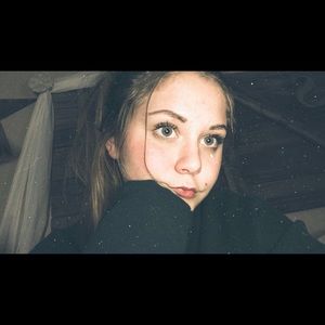 Meet your Posher, Macie